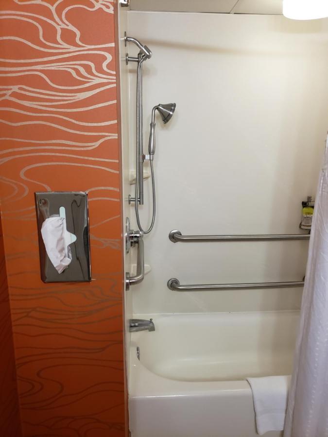 Holiday Inn Express Richmond-Brandermill-Hull Street By Ihg Eksteriør billede