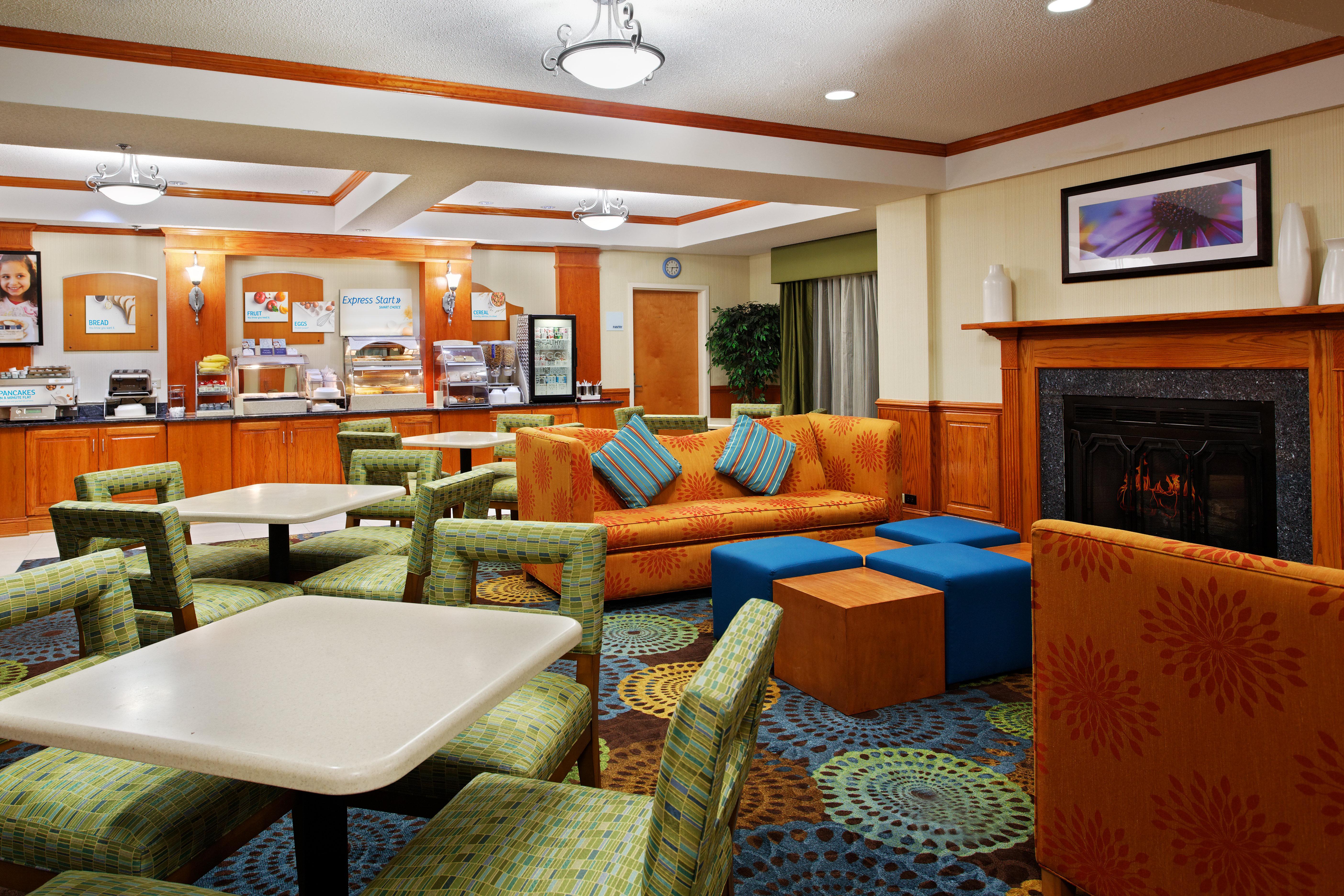 Holiday Inn Express Richmond-Brandermill-Hull Street By Ihg Eksteriør billede